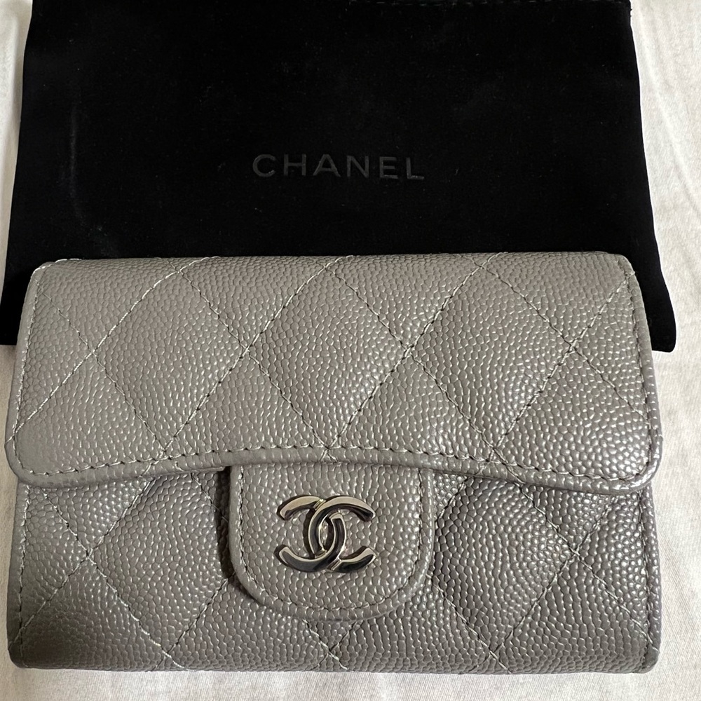 Chanel Caviar Quilted Flap Card Holder Wallet Grey